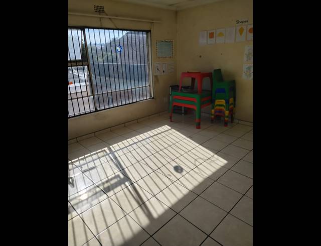 991M² BUSINESS CENTRE FOR SALE IN ALBERTON NORTH